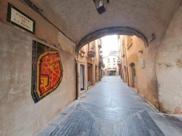 mural ceràmic commemoratiu dels 700 anys del Mercat de la Bisbal