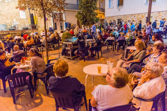 Mandie’s Soul, Sotrac i Fok tanquen la Festa Petita llagostera