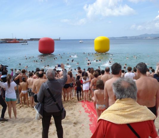 El “Primer Bany de l’Any” obrirà diumenge una nova temporada de platja a la Costa Brava