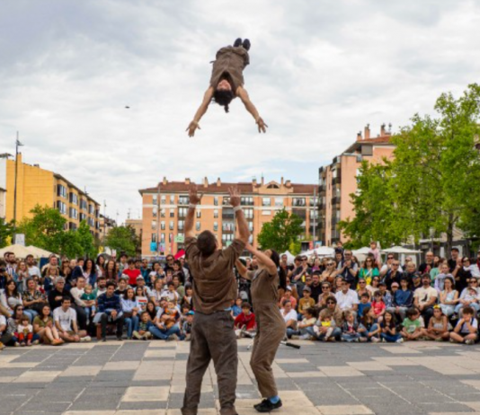 ‘Clam’ porta el circ contemporani i la cultura popular al CREC de Sant Daniel
