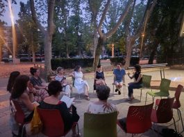 Torna a Girona la campanya “Biblioestiu, la lectura a la fresca” a les places i piscines de la ciutat