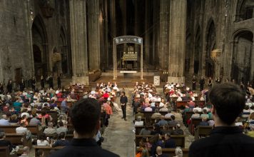 El primer concert solidari de la Fundació TRESC omple la catedral de Girona, amb més de 500 assistents
